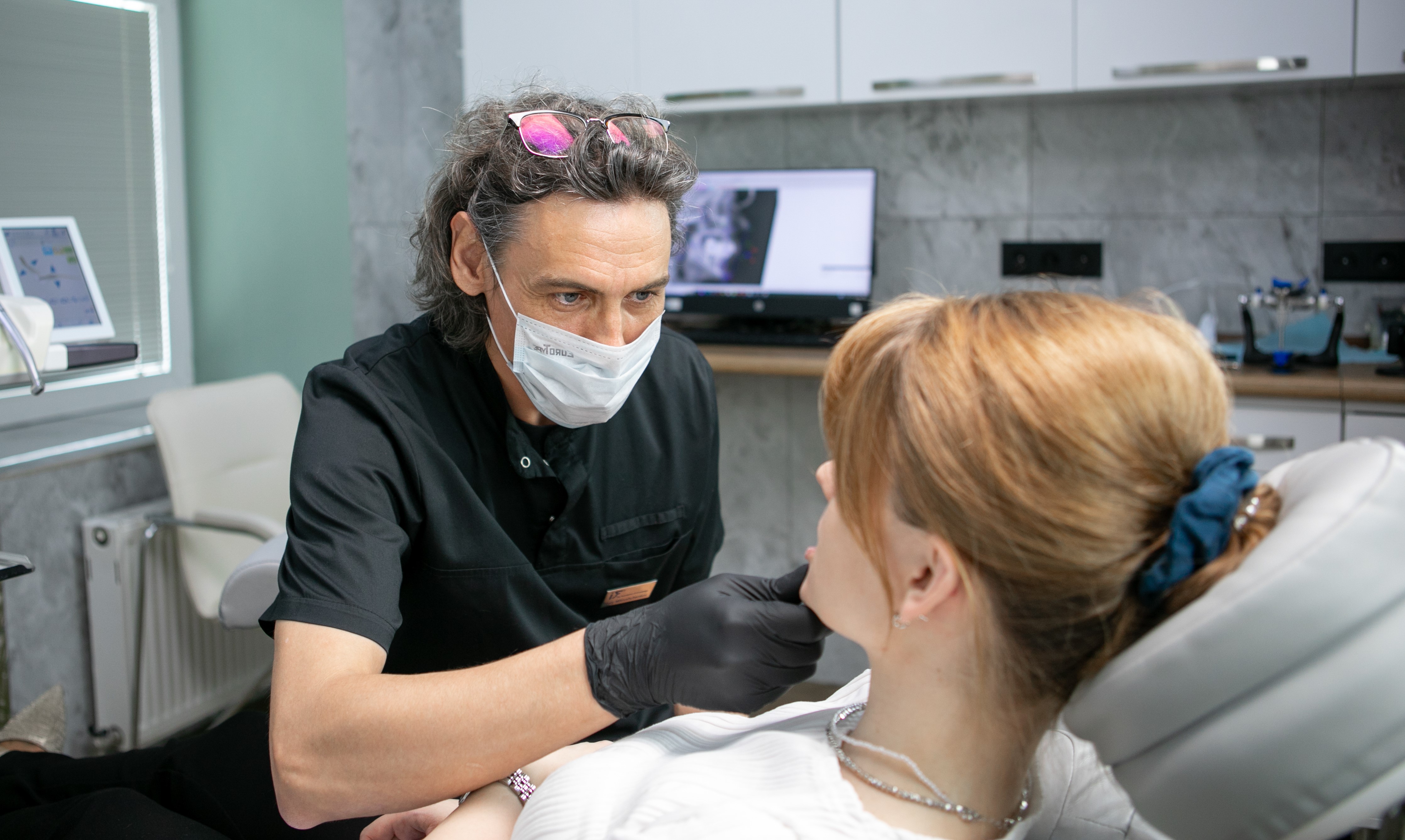 Как удаляют имплант зуба: причины отторжения и этапы операции