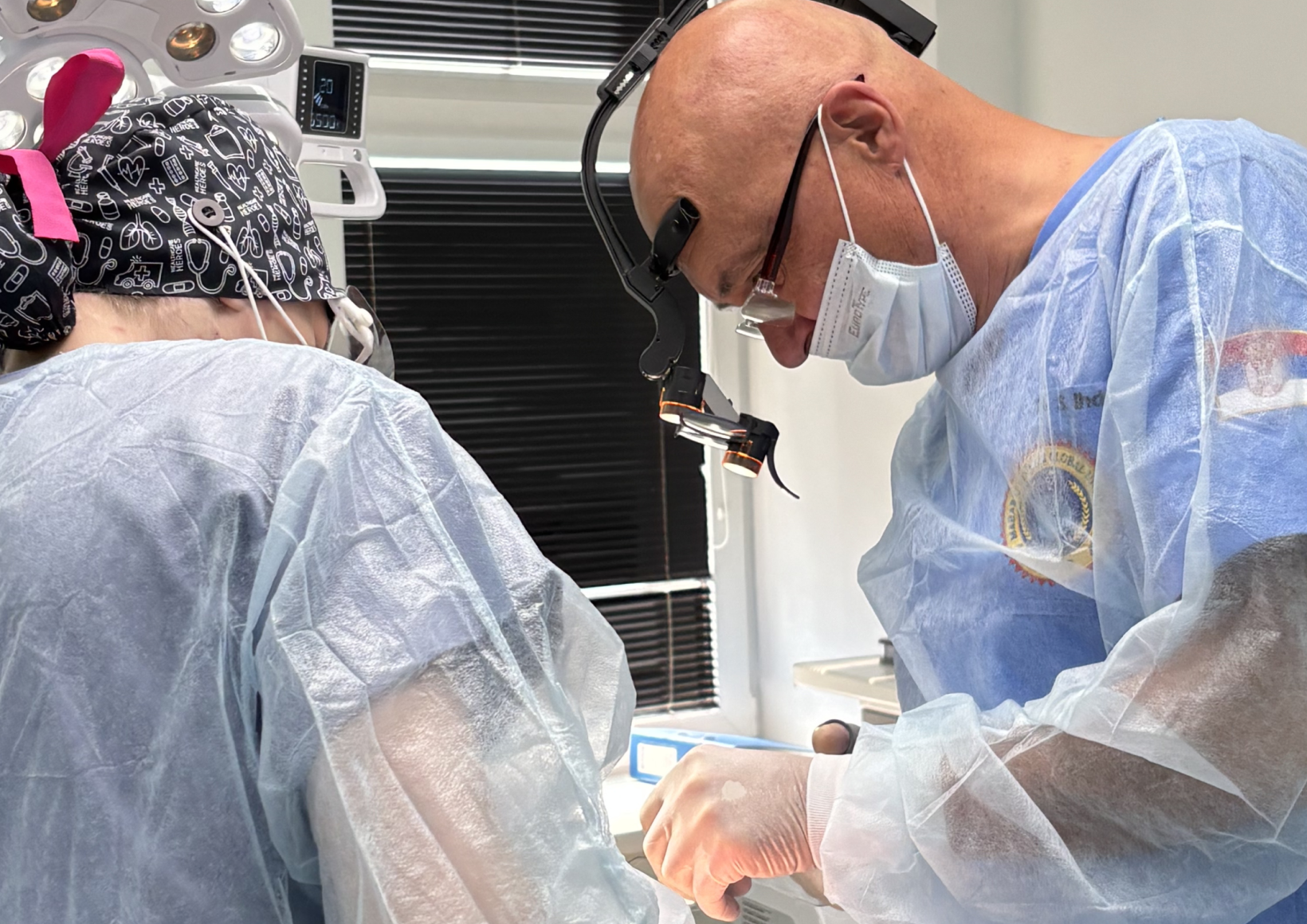 Даты приема на имплантацию зубов в Москве у немецкого профессора